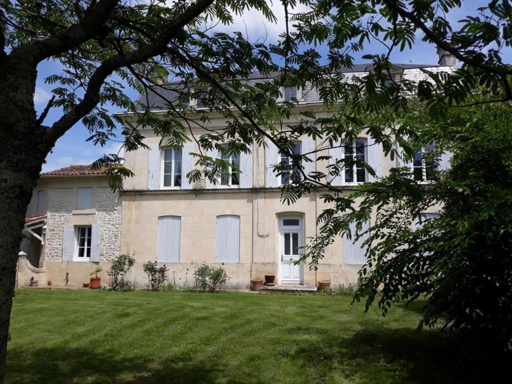 Le Domaine De Bellevue Tanzac Exterior foto